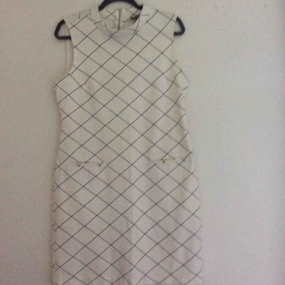 Neiman Marcus white and black sheath dress